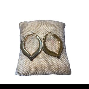 Elegant Gold Hoop Earrings